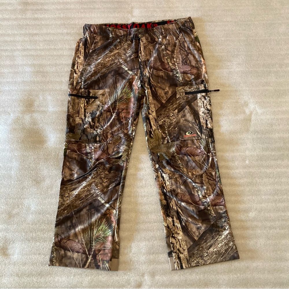 Mossy Oak Pants with Realtree type print. Men’s Size XL